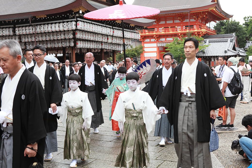 四万六千日祇園祭-神輿洗い・ちょうちん行列