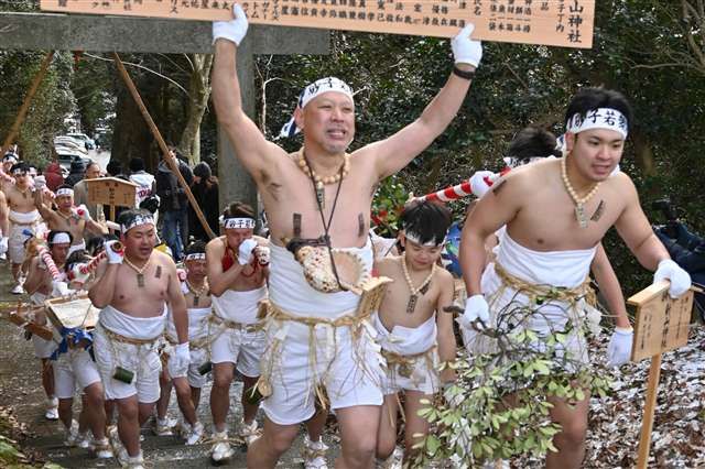 裸まいり