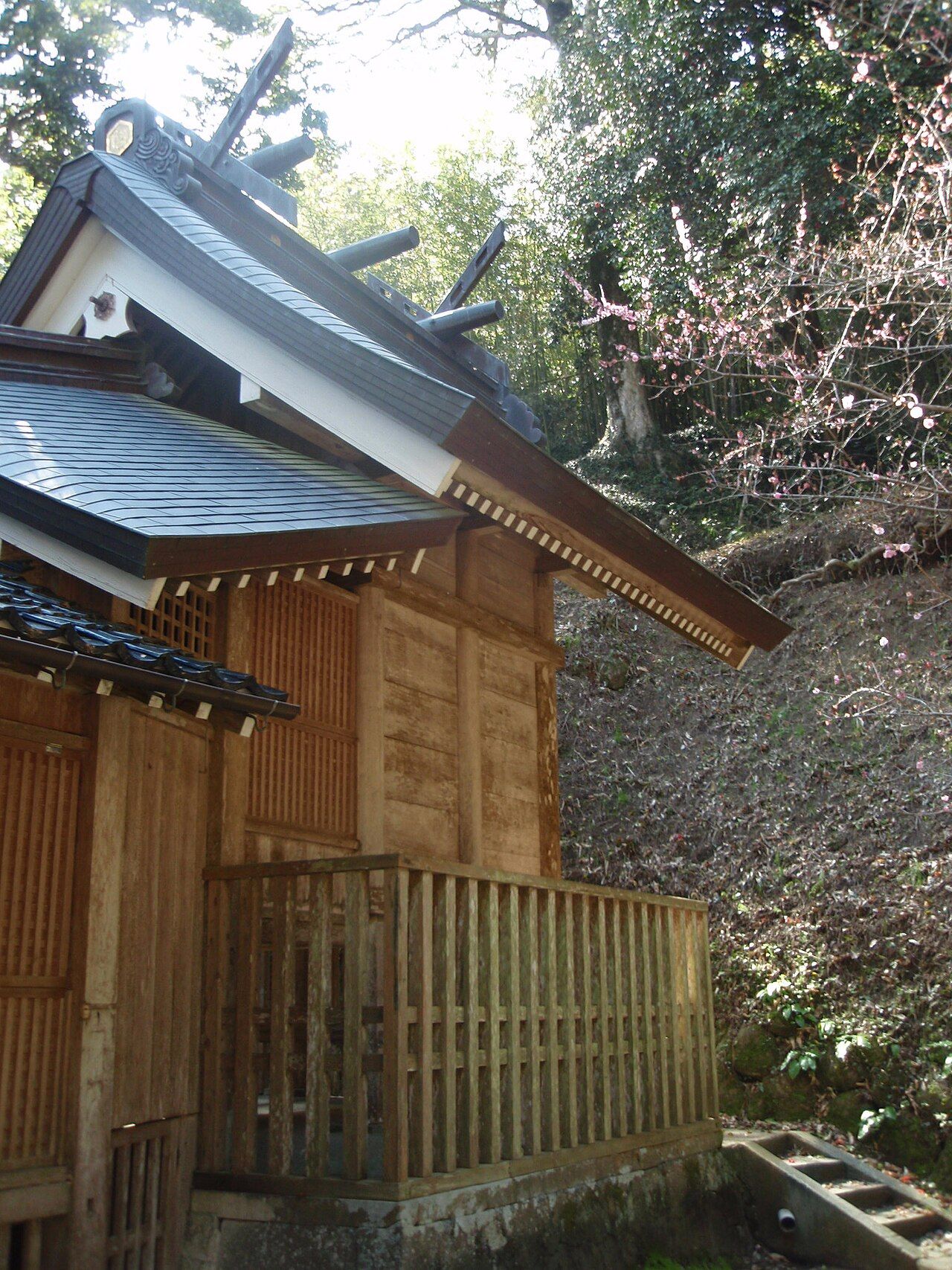 那売佐神社