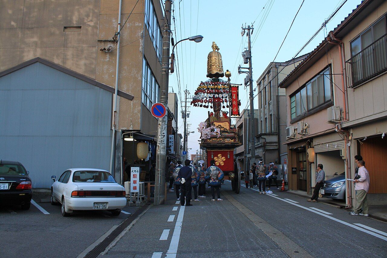 高岡御車山祭